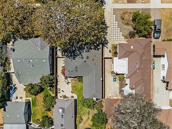 4th image of 3570 Colonial Ave