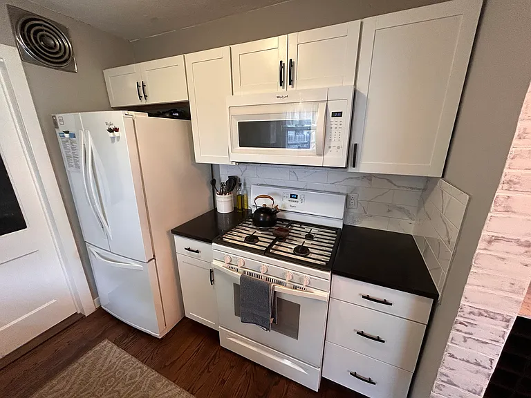 222 W 81st St — Photo 11