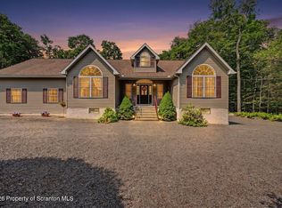 171 Delbert Dr, Gouldsboro, PA 18424