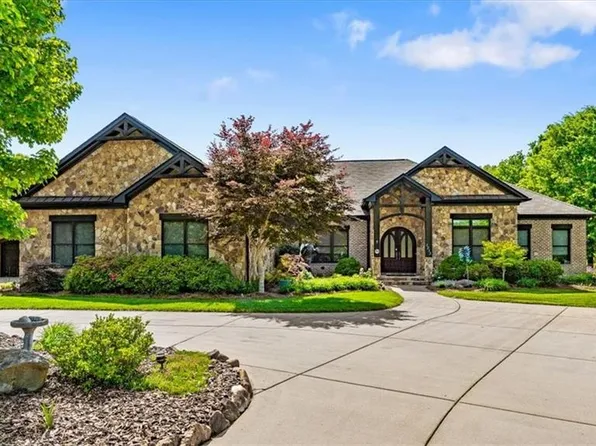 7313 Autumn Lake Dr, Summerfield, NC 27358