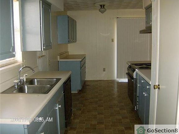 3rd image of 2821 Lowell Dr