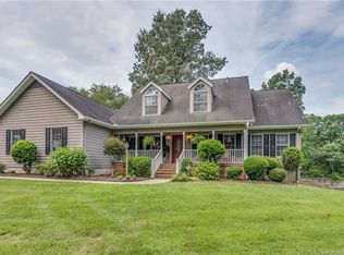 1918 Bill Collins Rd, Columbus, NC 28722