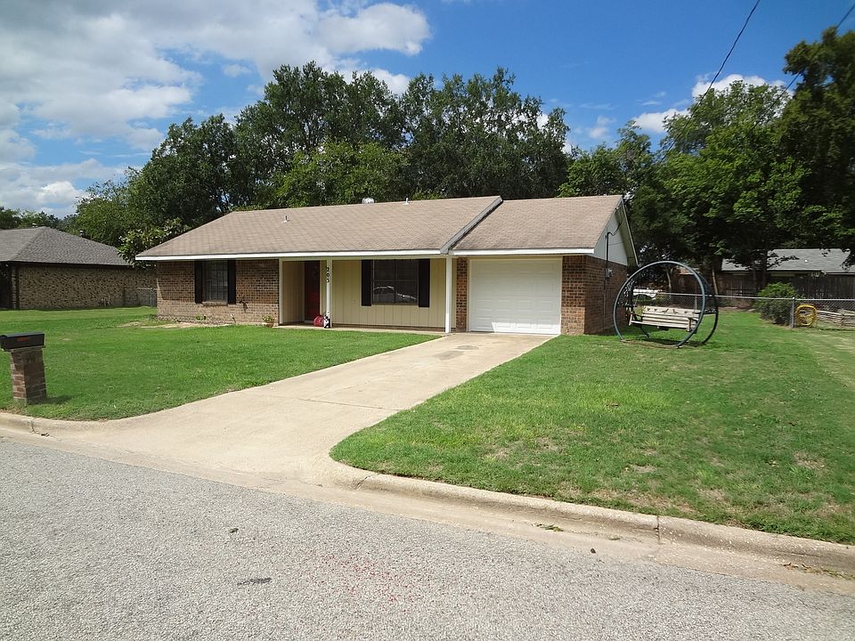 1st image of 203 Shady Ln