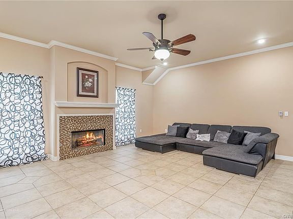 4th image of 250 Avondale Ln