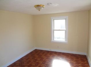 67 Austin St APT 2, Worcester, MA 01609