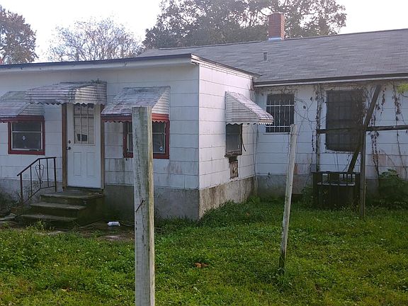 4th image of 2877 Lenox Ave