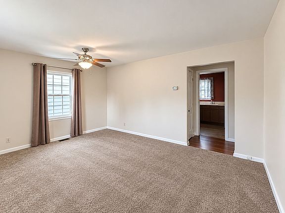 3rd image of 1215 Elliott St