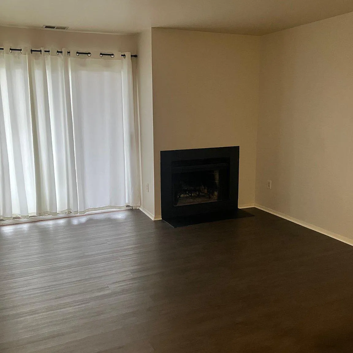 2 bed, 2.0 bath, 812 sqft, $2,000 — Photo 3