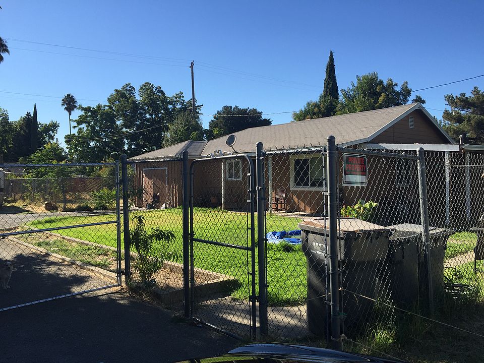 2nd image of 620 Maple St