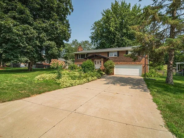 2443 Mamie Ave E, Maplewood, MN 55119