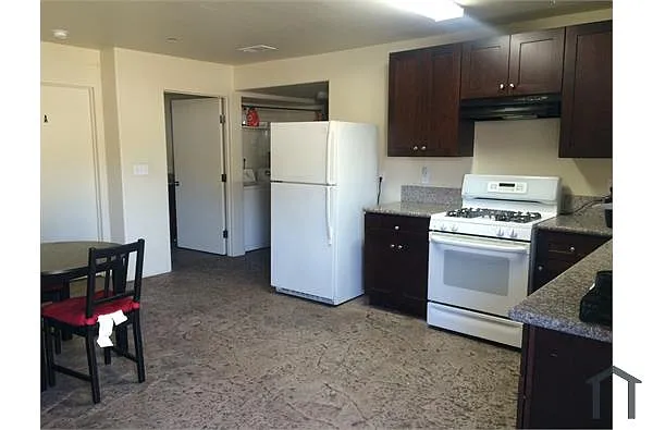 Building Photo - 4621 Fern Pl #3