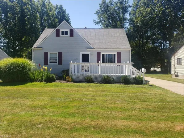 38390 Dolores Dr, Eastlake, OH 44095