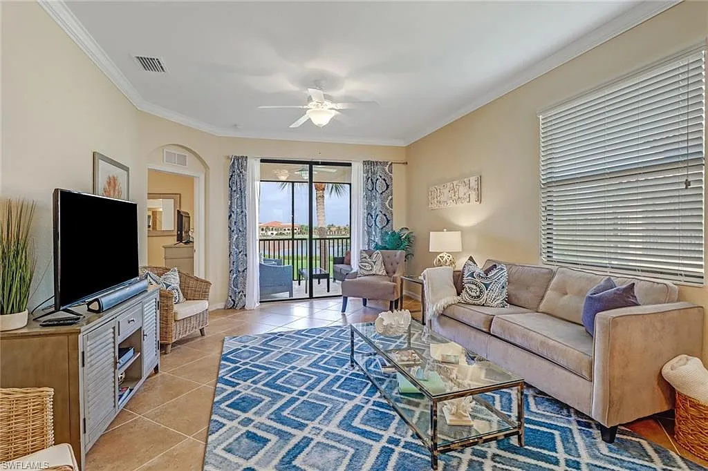 2 bed, 2.0 bath, 1107 sqft, $7,200 — Photo 3