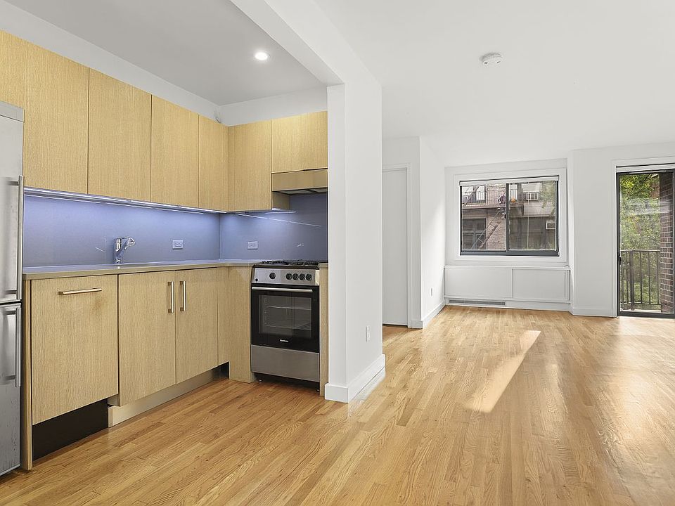 1st image of 101 W 15th St APT 406