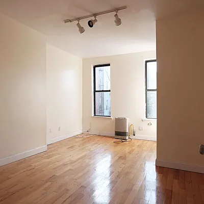 Rented by Nooklyn NYC LLC | media 36