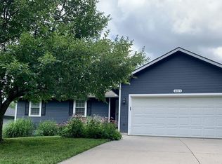 4013 NW Dondee Ln, Topeka, KS 66618