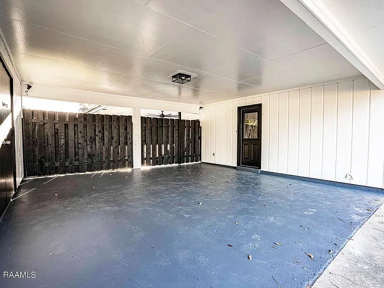 101 Van Dyke Ct — Photo 30