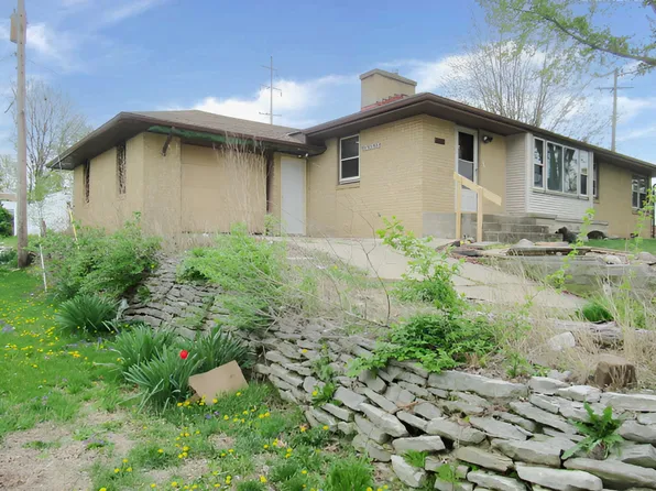 1600 N 11th St, Pekin, IL 61554