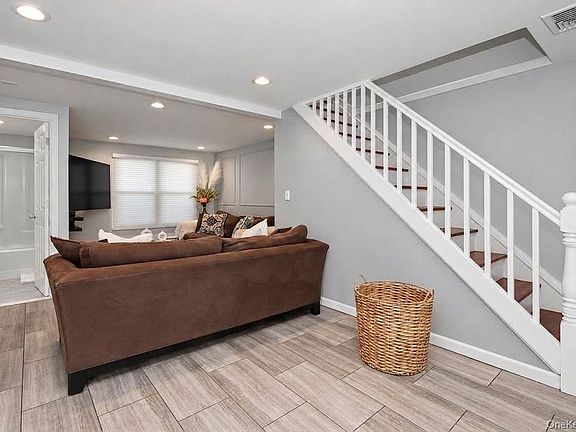 5th image of 28 Hurd Avenue
