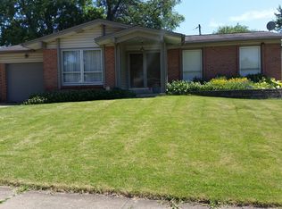 2378 La Cuesta Dr, Florissant, MO 63031
