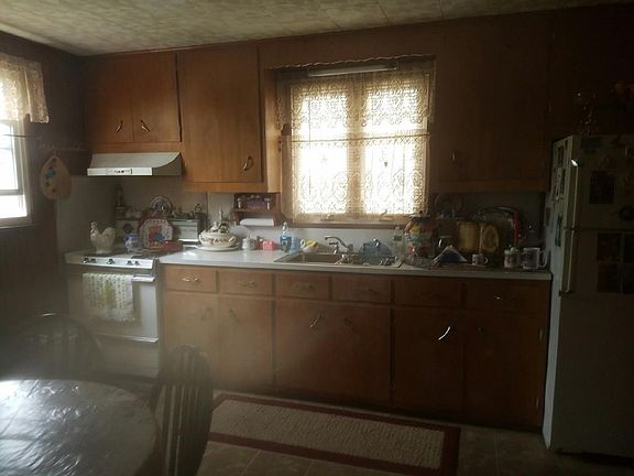 4th image of 271 Phillips Ave