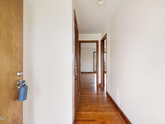 2nd image of 4321 Ridgemont Dr