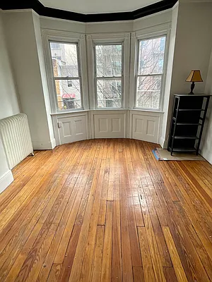 Rented by Amorelli Realty | media 1