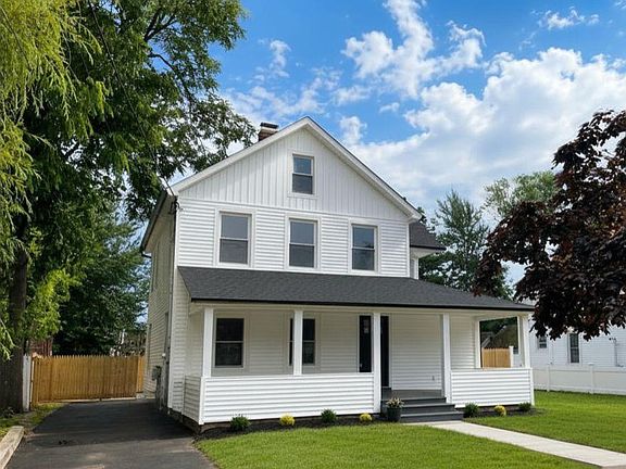 3rd image of 245 Cedar Avenue