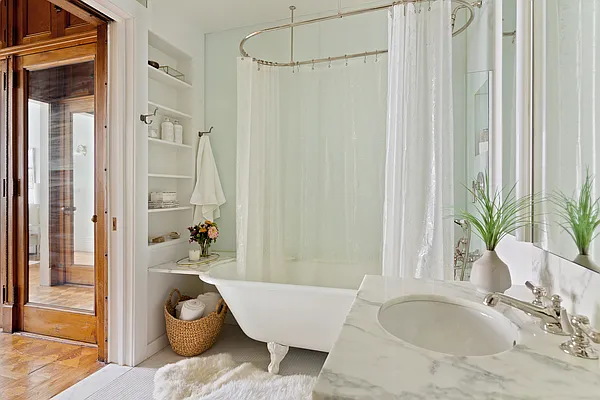 Sold by Compass | media 8