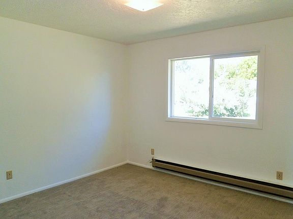 2nd image of 531 N Bob O Link Dr