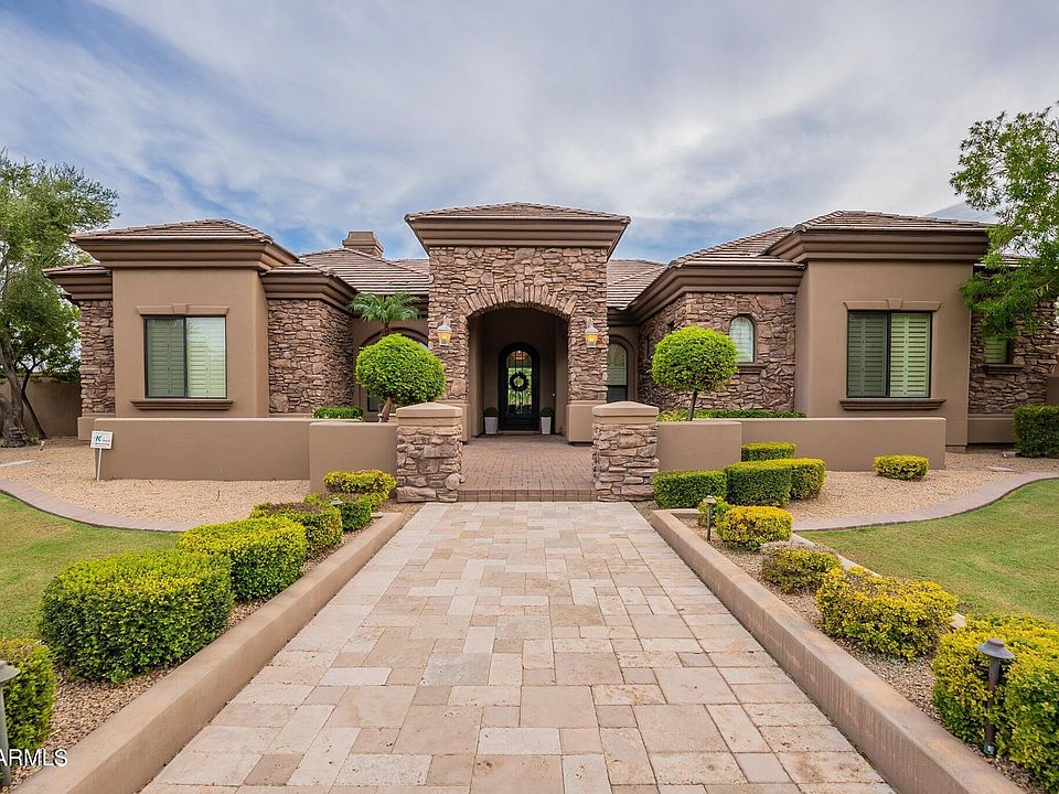 1st image of 1131 E DESERT Court