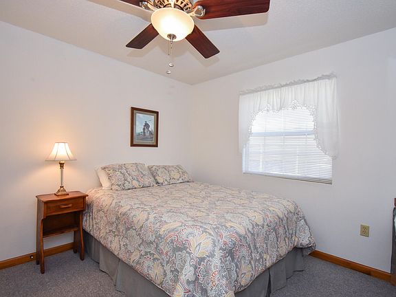 5th image of 1563 N Holiday Dr