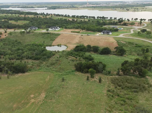 Barefoot Bay Blvd, Corsicana, TX 75109