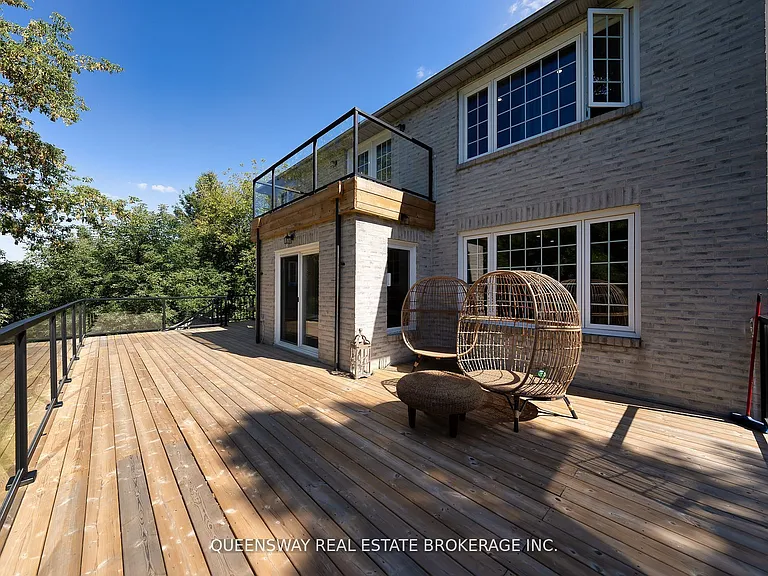 619 Culler Mews — Photo 33