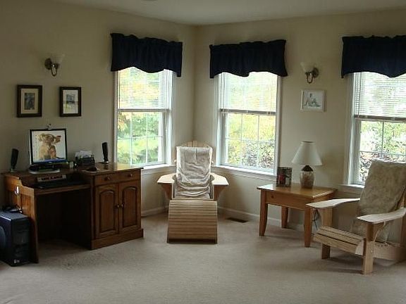 5th image of 160 McKivison Ct