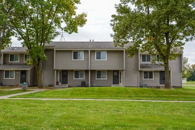 Lake City Apartments — Photo 2
