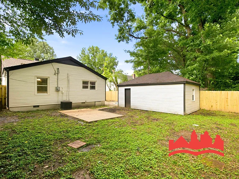 3827 Vanuys Rd — Photo 27