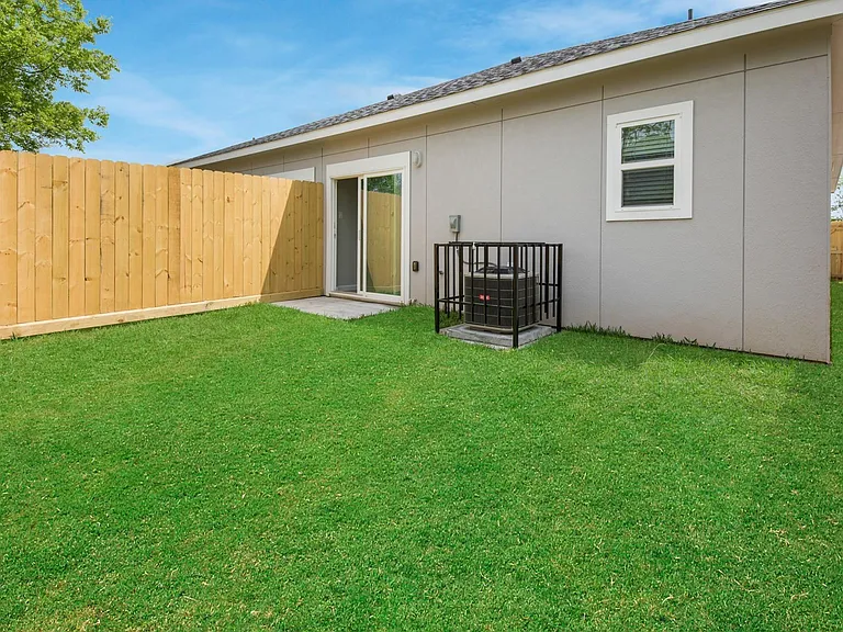 4649 Carmen St #A — Photo 21