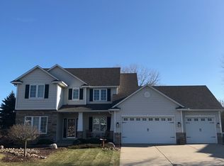 17332 Galle Ct, Lakeville, MN 55044