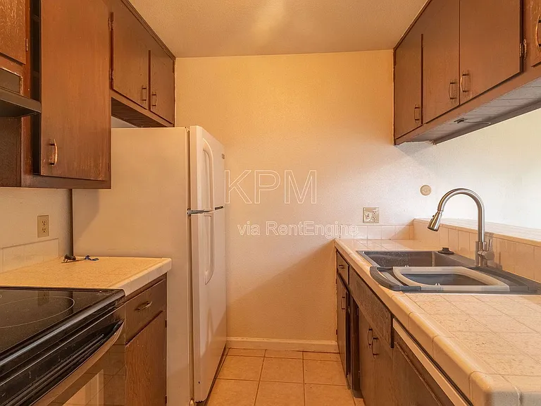 1227 Pinetree Dr #1 — Photo 7