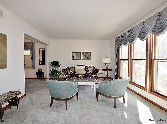 4th image of 371 Wildwood Dr