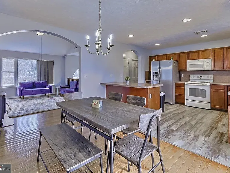 1019 Cricket Ln — Photo 38