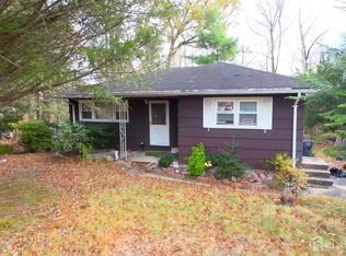 4 Texas Rd, Monroe Township, NJ 08831