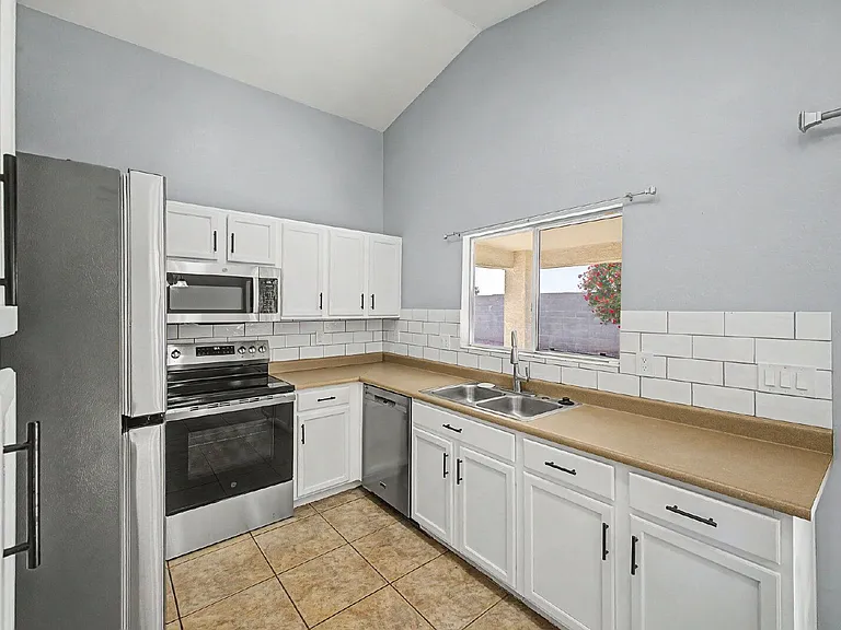 14718 N 154th Ln — Photo 15