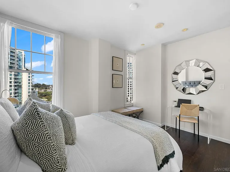 702 Ash St #803 — Photo 13