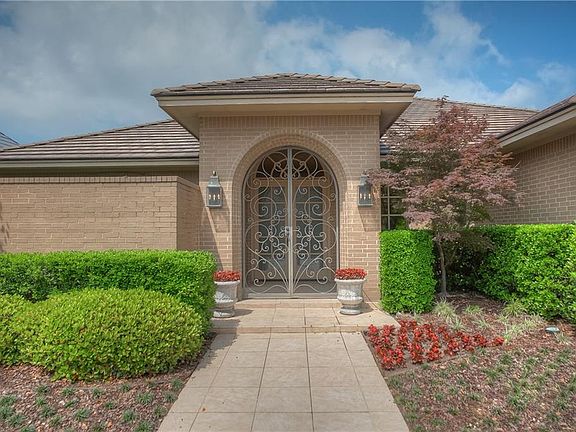 2nd image of 1920 Westover Square Dr