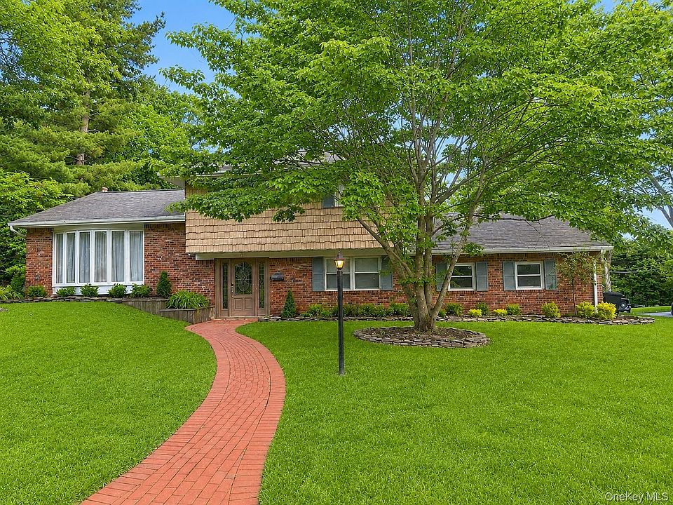 1st image of 11 Royal Oak Drive