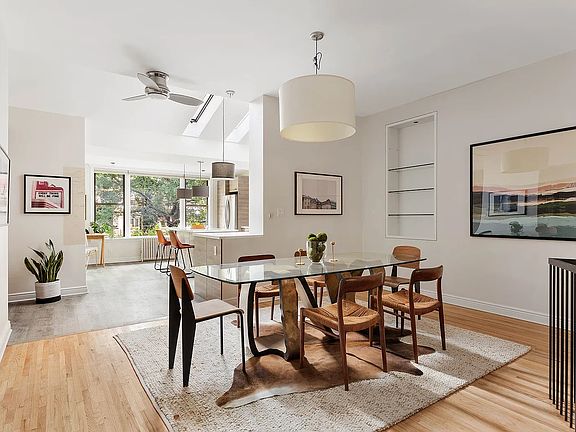 5th image of 43 Douglass St