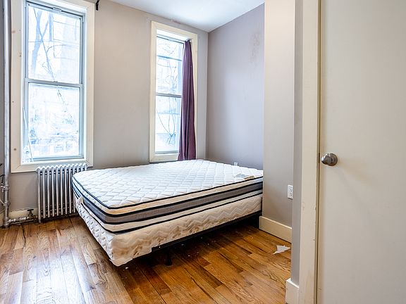4th image of 189 Meserole St #1R