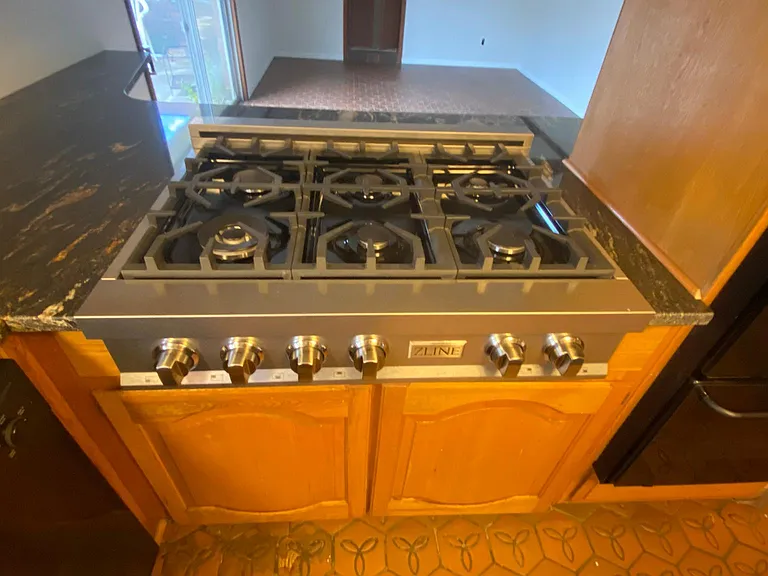 Large cooktop